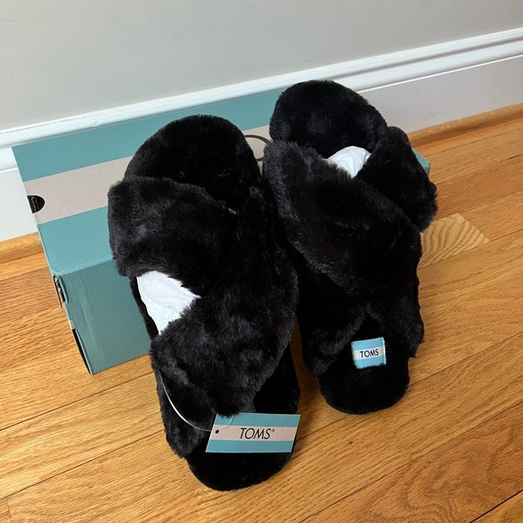 Toms slippers (new) - Picture 7 of 7